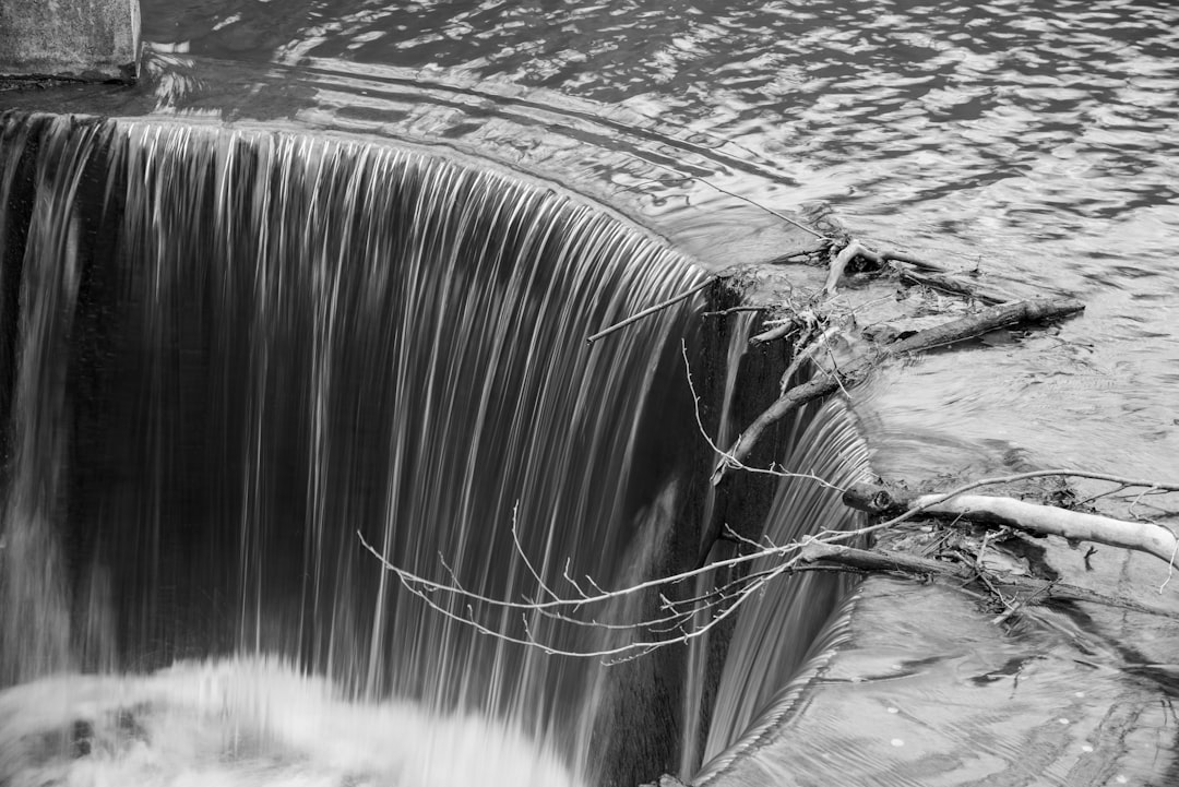 Photo dividend paying water utility stocks