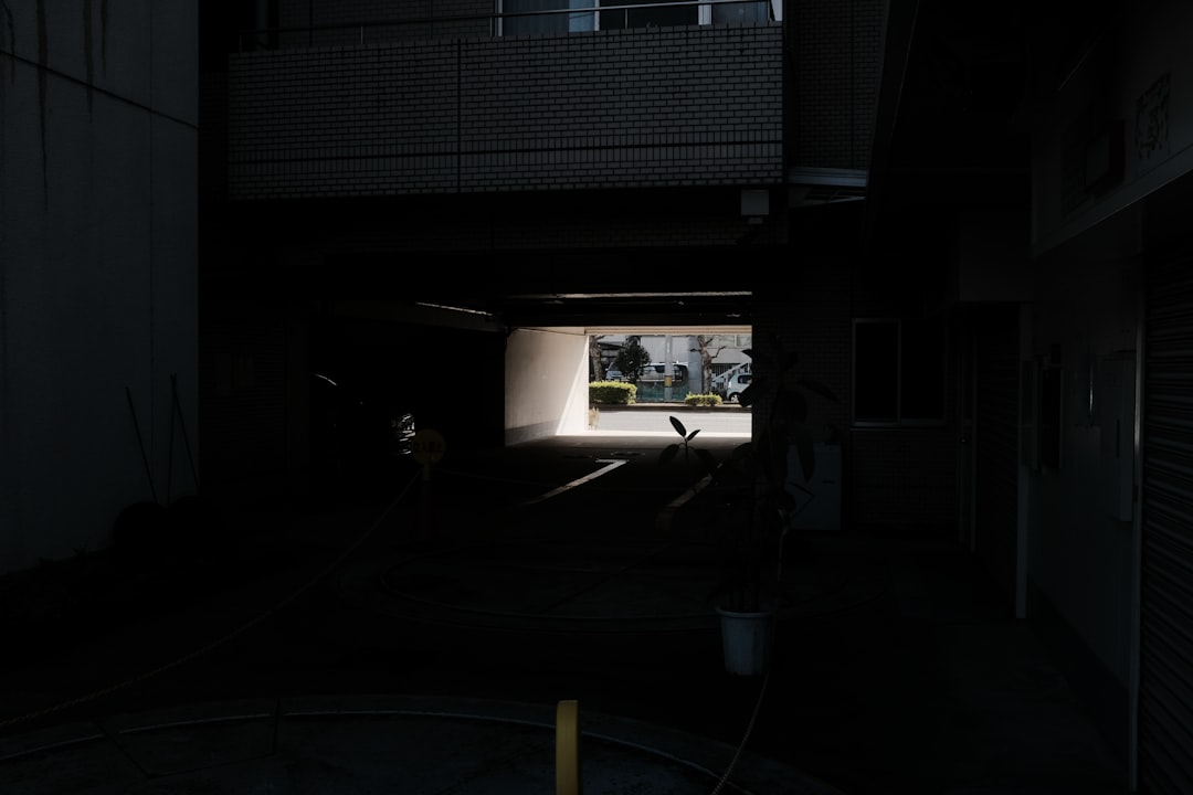 Photo creep space exposure