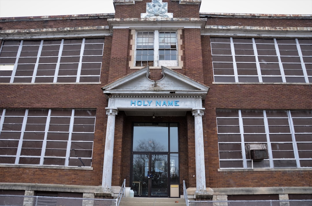 Photo municipal bond defaults schools