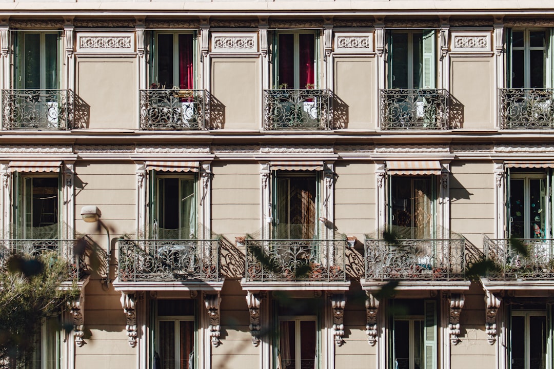 Photo luxury apartment market analysis