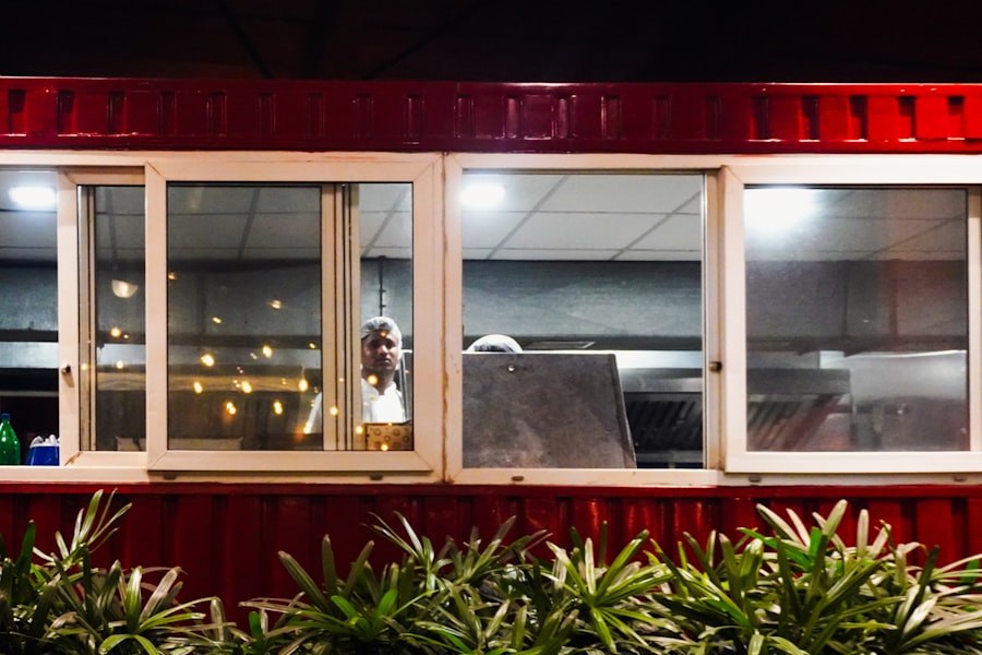 Photo fast food worker displacement technology