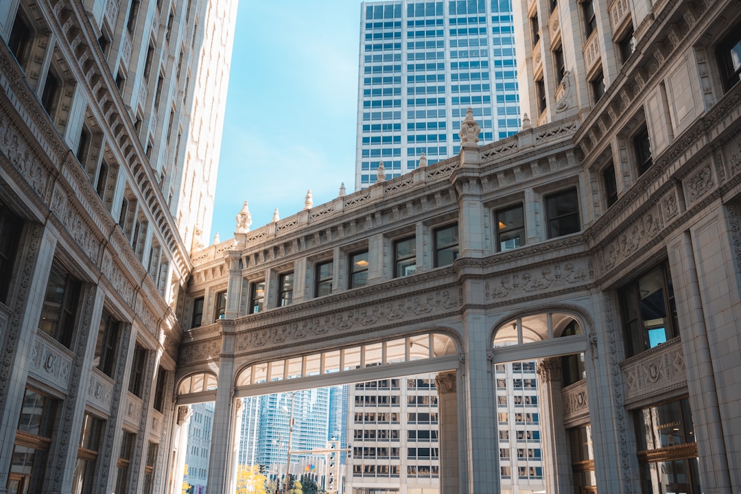 Photo index funds versus private equity returns comparison