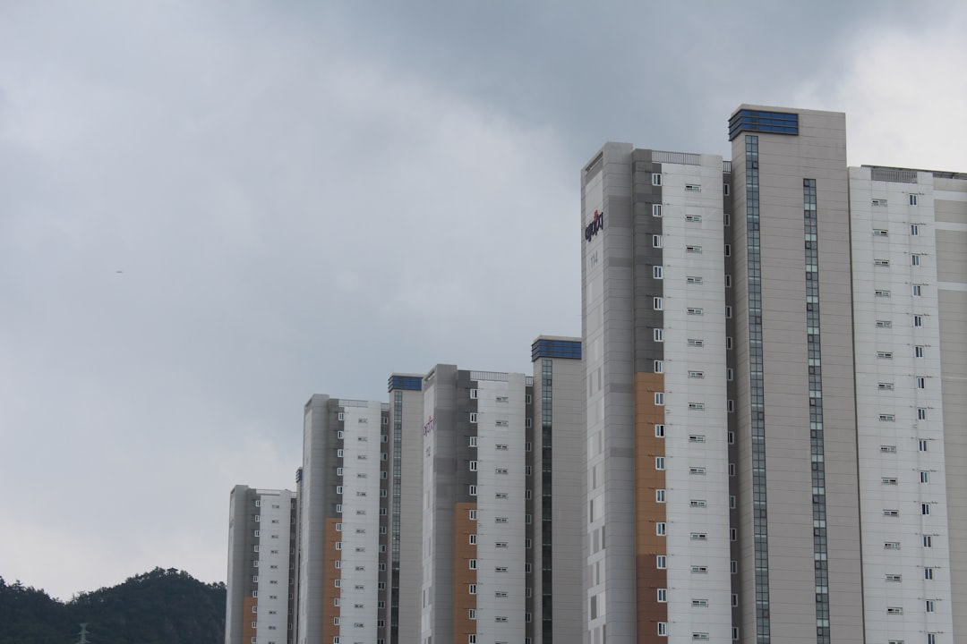 Photo manufactured housing