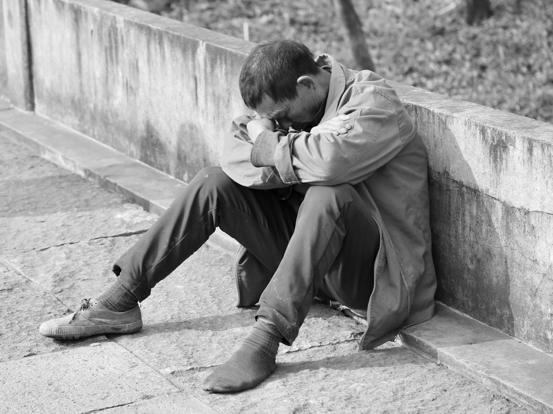 Photo rich people feel poor