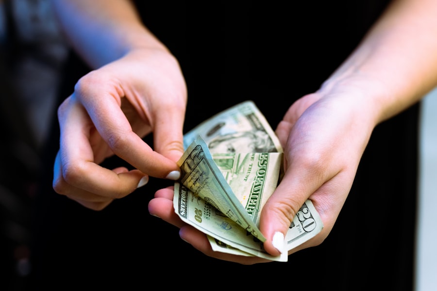 wealthy people, money