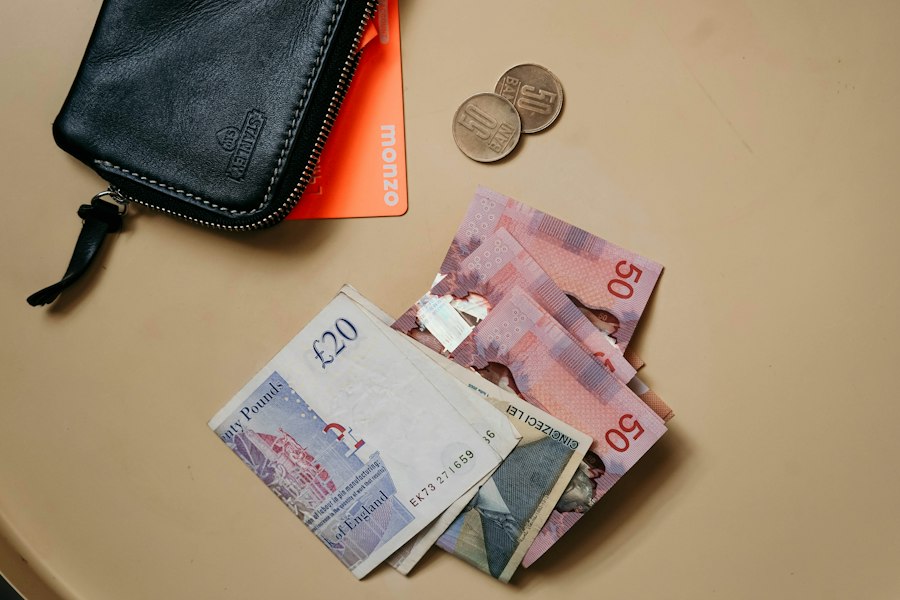 Photo avoid overdraft fees tips