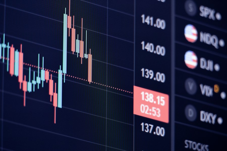 Photo investor psychology stock market corrections