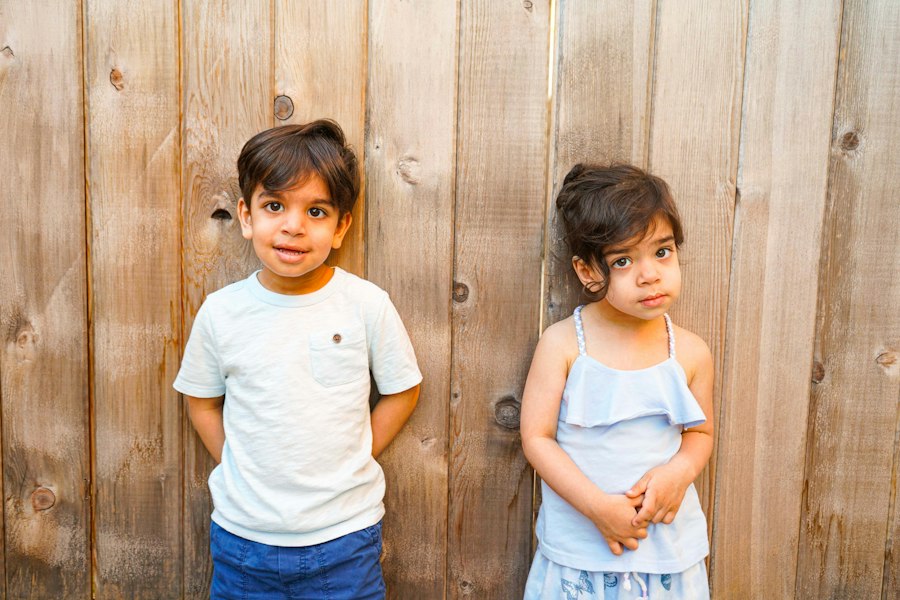 Photo splitting caregiving costs siblings
