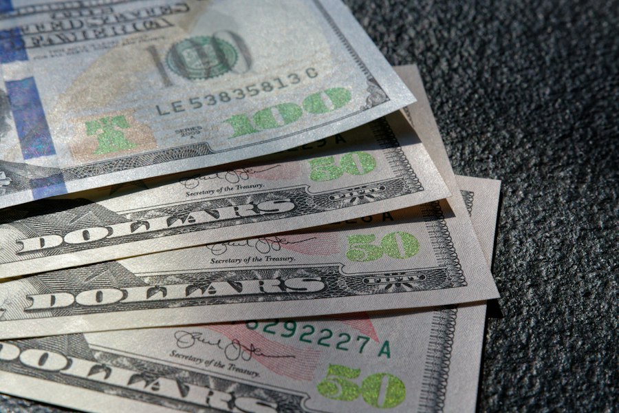 bank deposits vs money market mutual funds risk FDIC