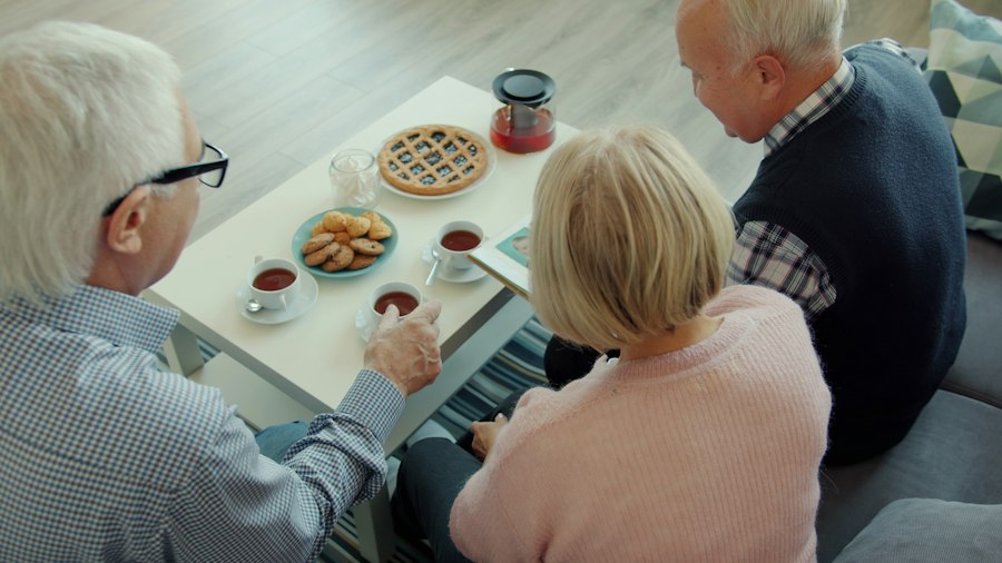 Photo elderly parent care cost sharing siblings