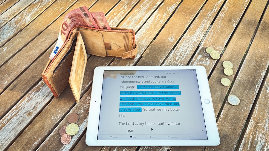 Social Security retirement vs survivor benefits comparison